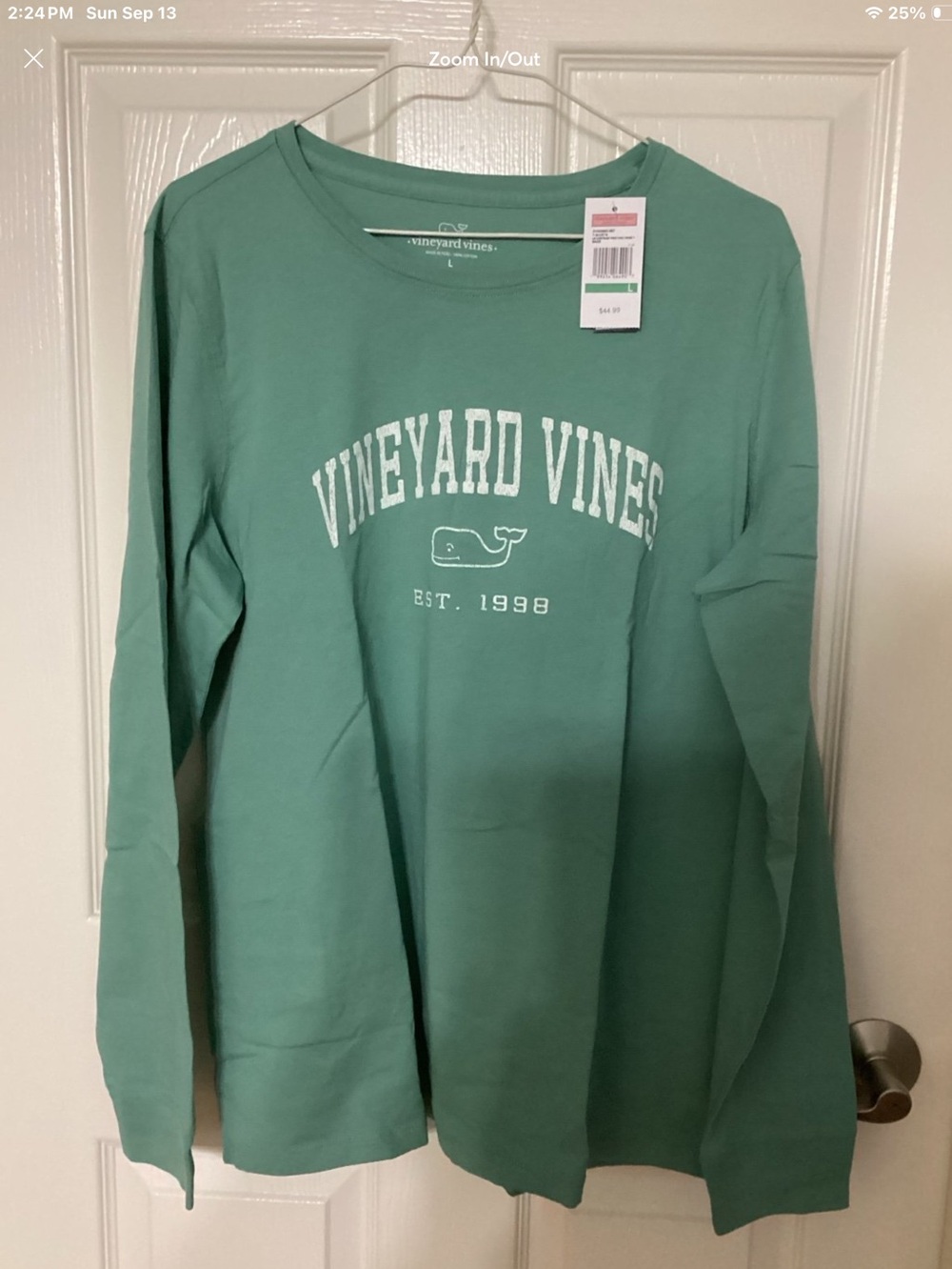 Vineyard Vines Heritage Sage Long Sleeve Tee 
Women’s XL